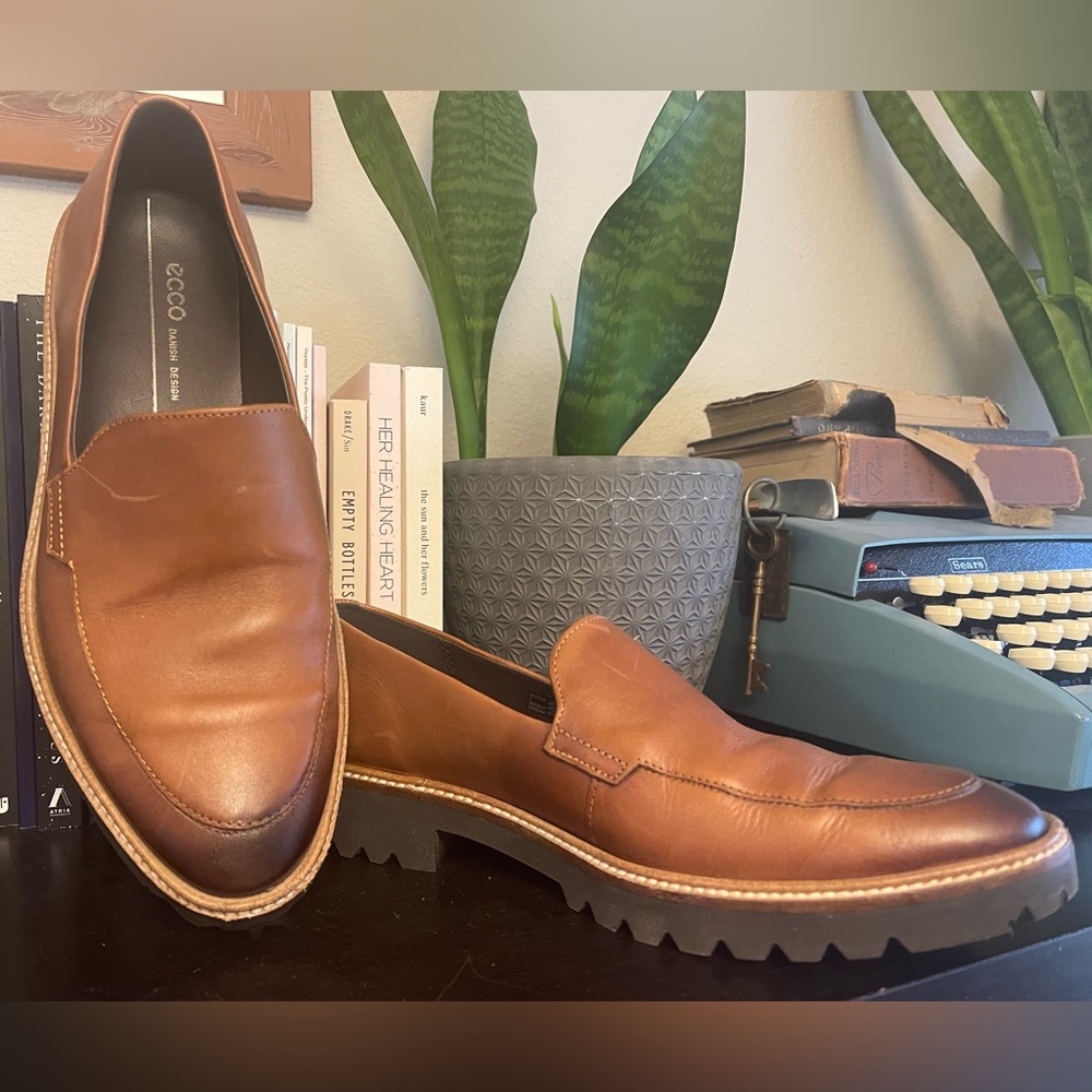 Women’s brown Ecco loafers (size 39)